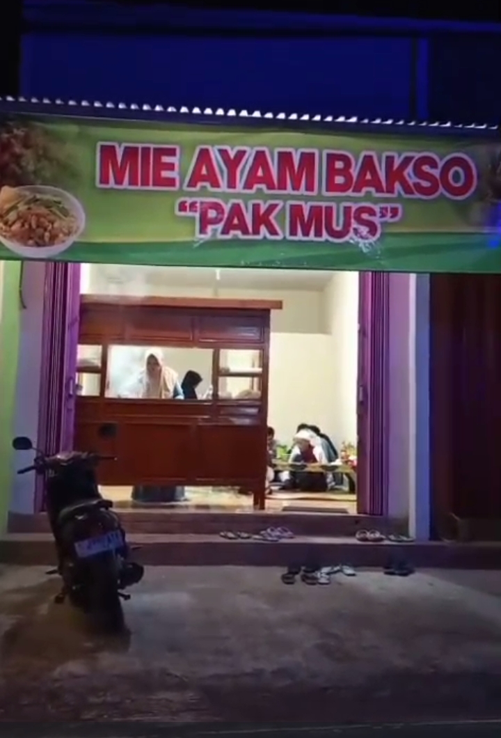 Logo Mie Ayam & Bakso Pak Mus
